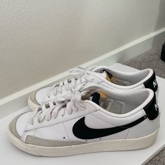 Nike - Women’s Blazer Low ‘77 - Size 10 - Picture 12 of 16